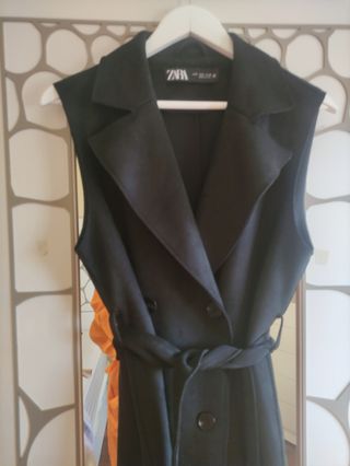 Chaleco Largo Negro Zara