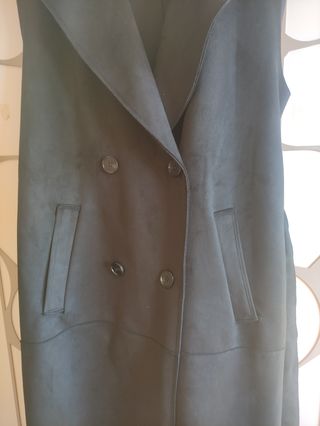 Chaleco Largo Negro Zara