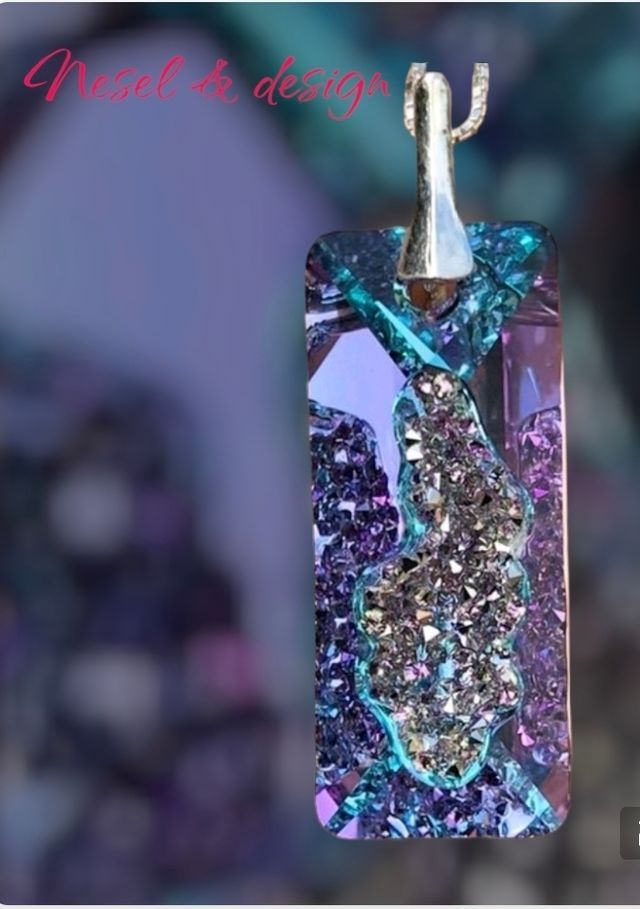 Colgante Precioso SWAROVSKI.