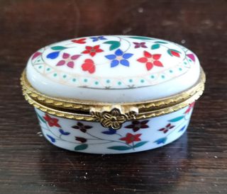 pastillero de porcelana 