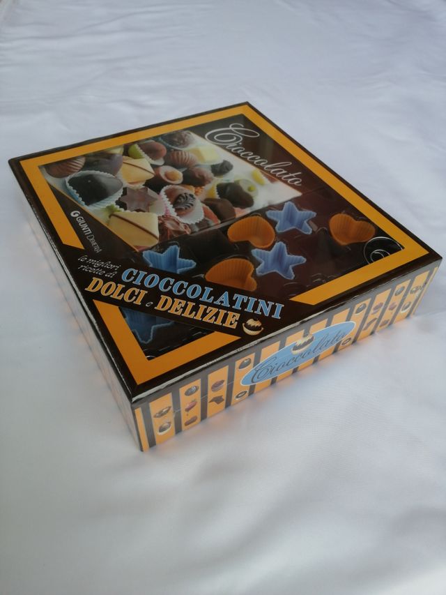 Confezione:libro di ricette di cioccolatini+gadget