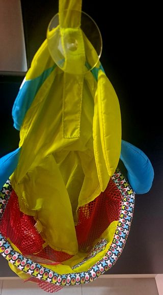 Bolsa para guardar juguetes baño.