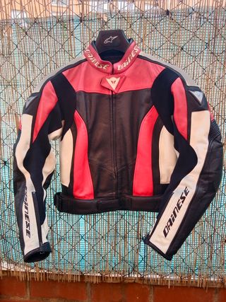 Cazadora moto de cuero dainese chica
