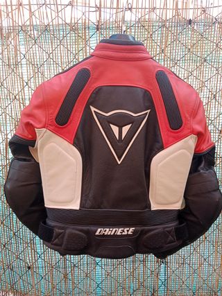 Cazadora moto de cuero dainese chica