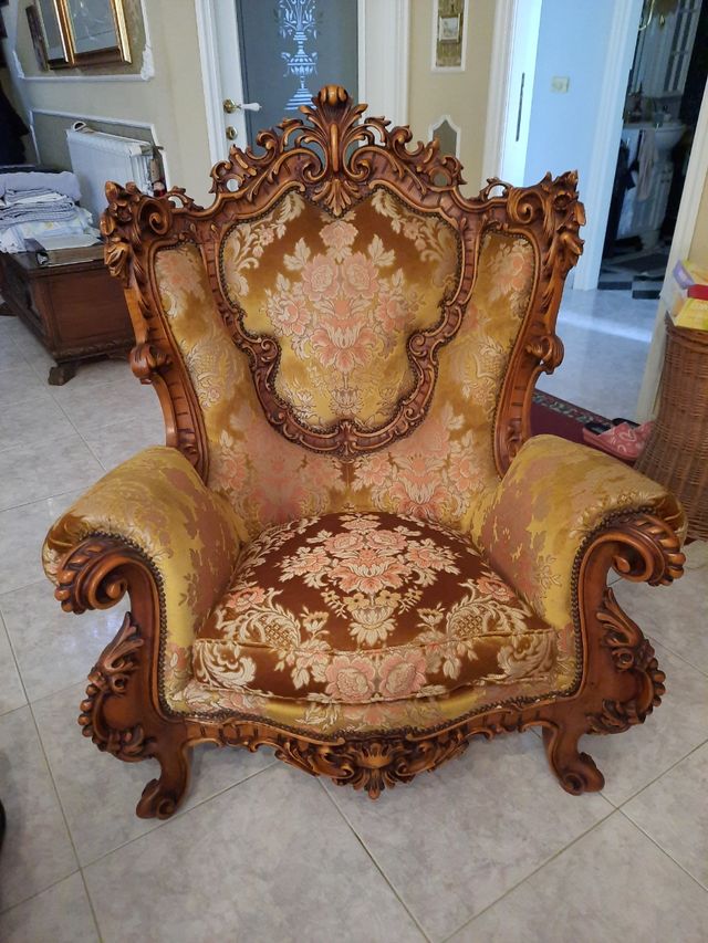 n.2 poltrone + divano 3 posti