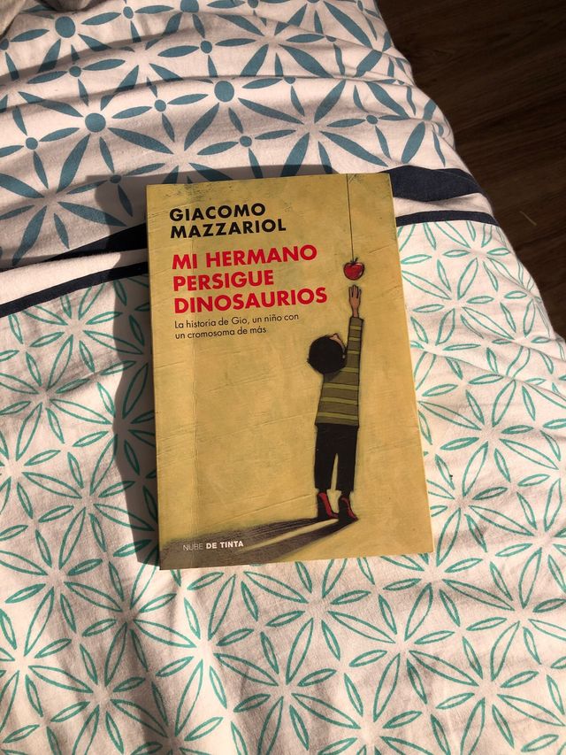 Mi hermano persigue dinosaurios. Giacomo Mazzariol