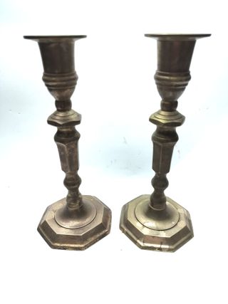 Pareja de candelabros en latón