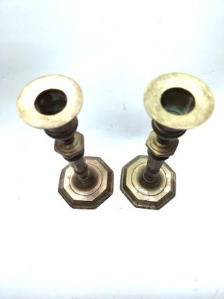 Pareja de candelabros en latón