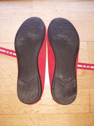 zapatos de niña rojos