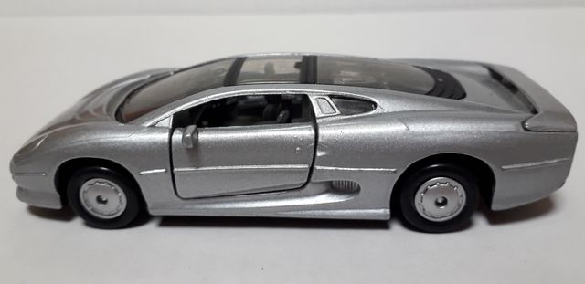 Coche miniatura Jaguar XJ 220