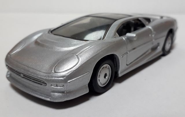 Coche miniatura Jaguar XJ 220