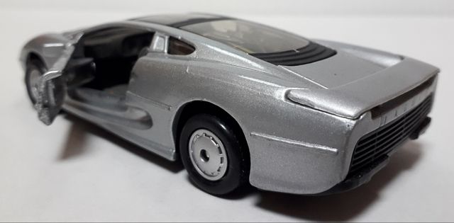 Coche miniatura Jaguar XJ 220