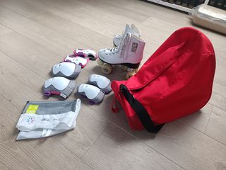 Patines cuatro ruedas + complementos
