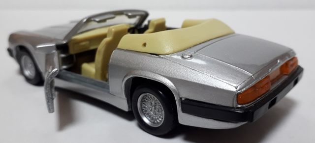 Coche miniatura Jaguar XJS V12