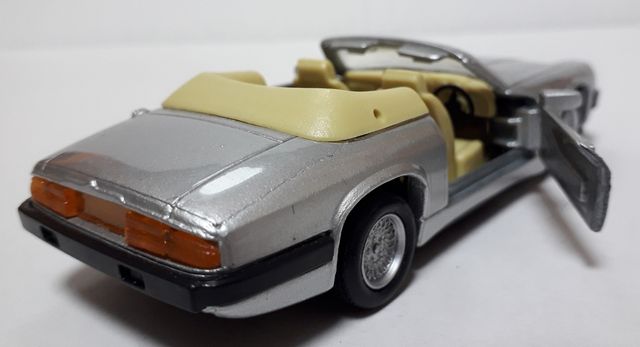 Coche miniatura Jaguar XJS V12