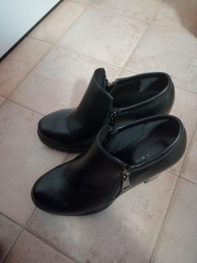 scarpa donna nera con tacco