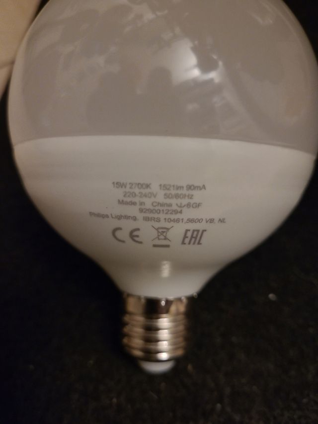 Bombilla led globo Philips 15W esférica