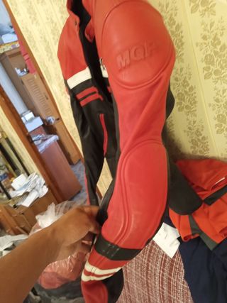 dos abrigos cortos de zorros talla como L 