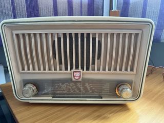 Radio valvulas Phillips antigua