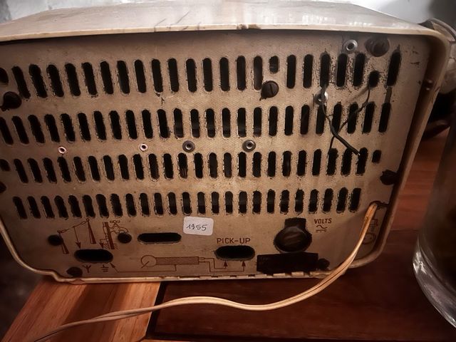 Radio valvulas Phillips antigua