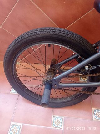 bicicleta estilo BMX