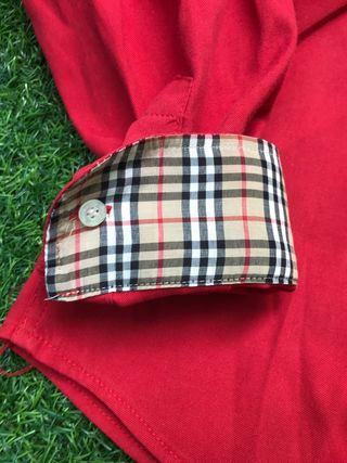 Camisa roja Burberry estampado cuadros