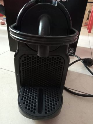 Lote de (2) cafeteras Nespresso.piezas sin estrena