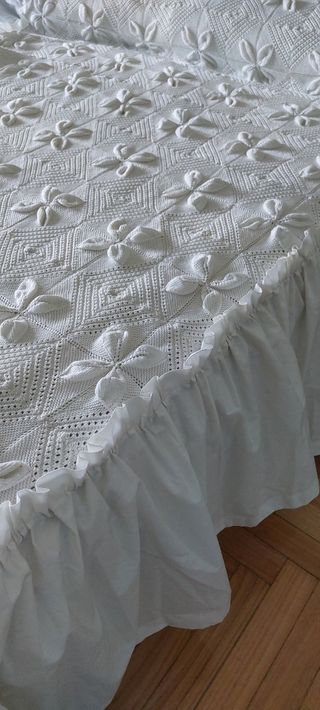 Colcha ganchillo a mano.