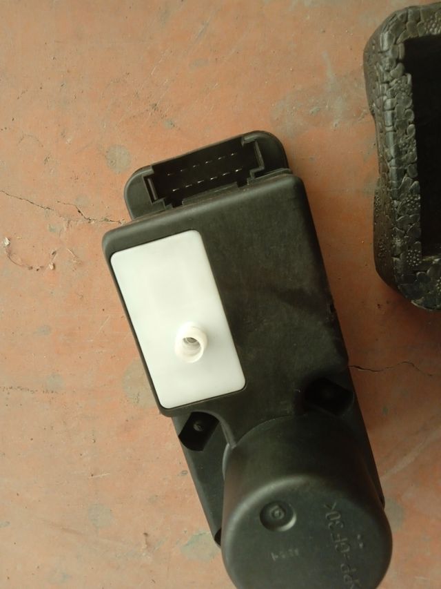 bomba vacío cierre golf mk3