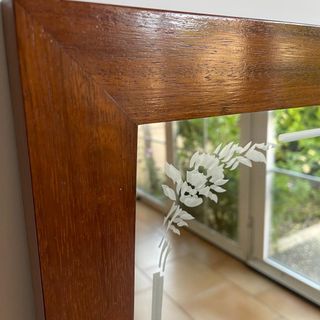 Espejo de madera maciza de iroko
