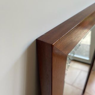 Espejo de madera maciza de iroko