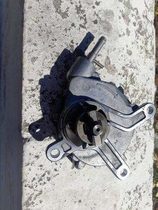 bomba de vacio toyota avensis