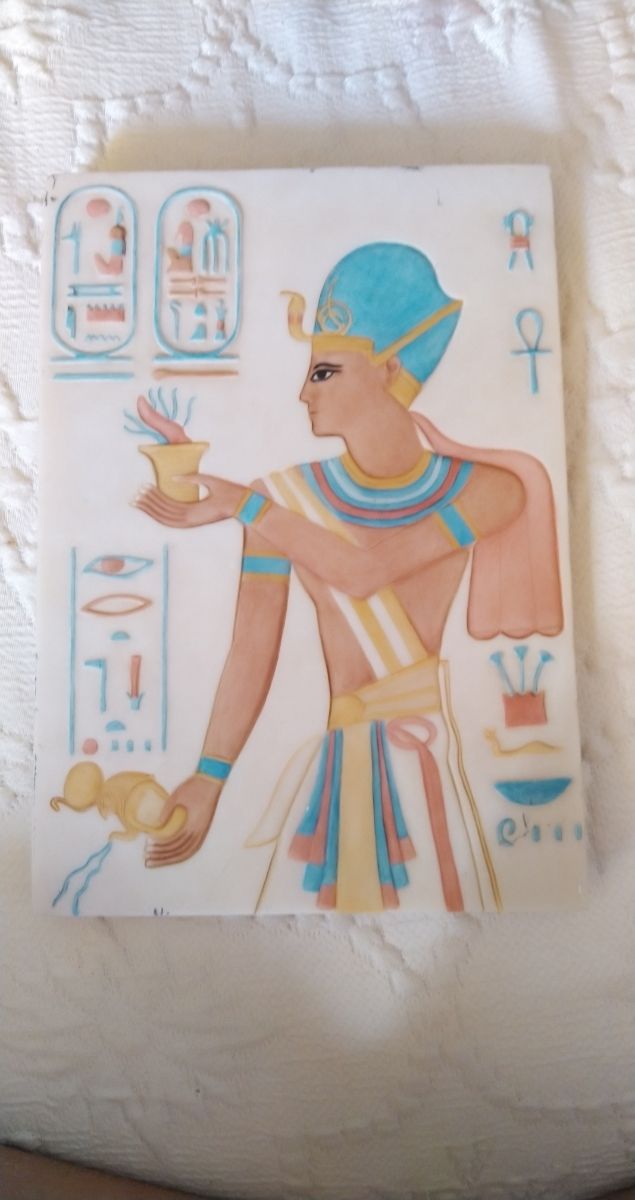 Relieve Ramsés III. Resina