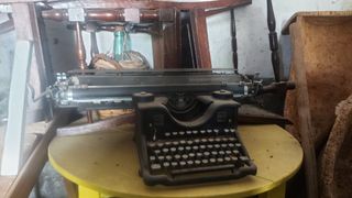 MAQUINA DE ESCRIBIR