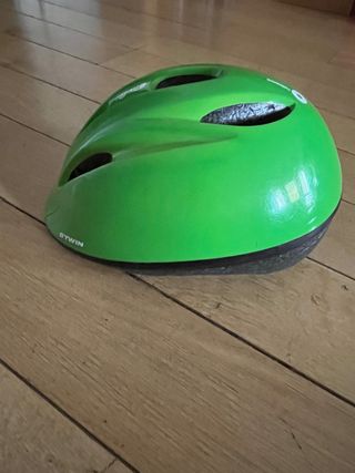 Casco ajustable para niño