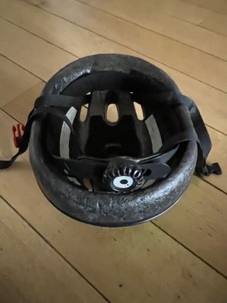 Casco ajustable para niño