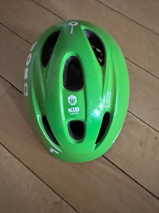 Casco ajustable para niño