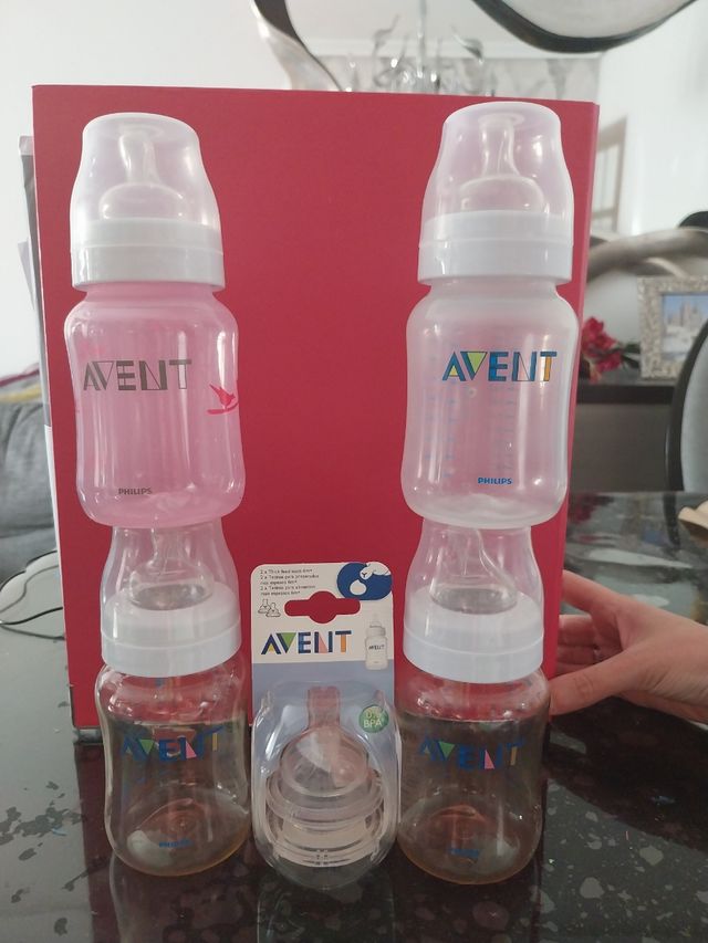 4 biberones semiusados y dos tetinas a estrenar.