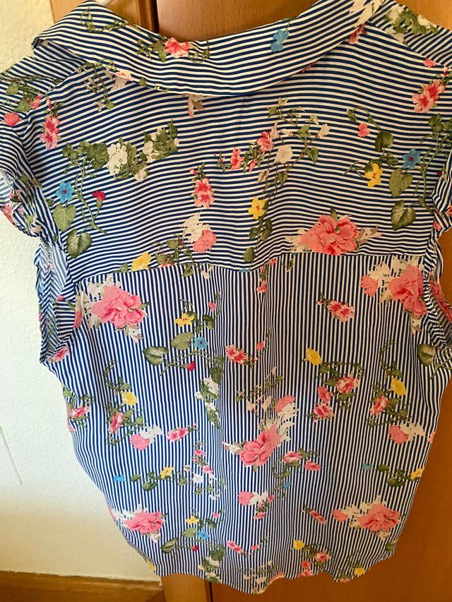 Blusa estampado flores talla M Springfield