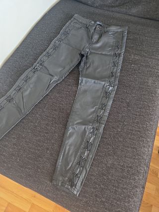 pantalón cuero 