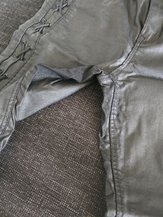 pantalón cuero 