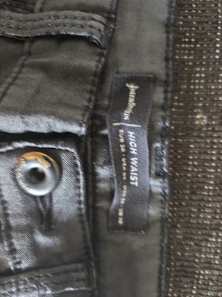 pantalón cuero 