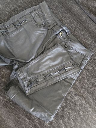pantalón cuero 