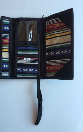 Cartera étnica. Hecha en Nepal