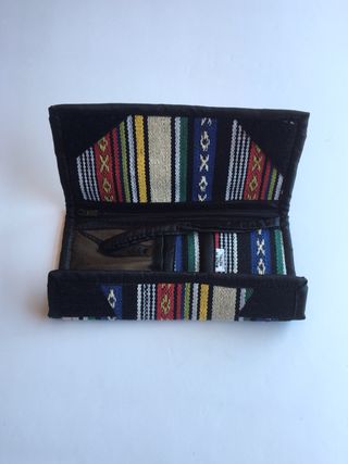 Cartera étnica. Hecha en Nepal