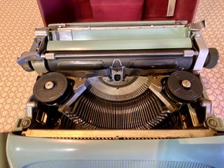 OLIVETTI STUDIO 44 Máquina de escribir 1952