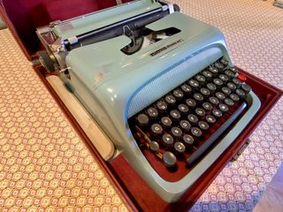 OLIVETTI STUDIO 44 Máquina de escribir 1952