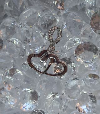 charm corazones unidos