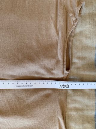 Camiseta beige, de Massimo Dutti, talla L.