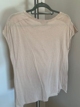 Camiseta beige, de Massimo Dutti, talla L.